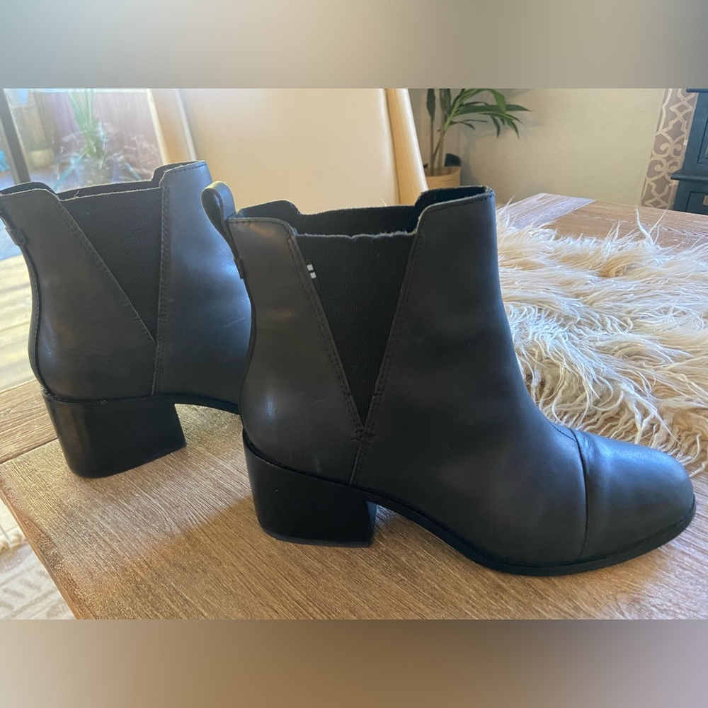 Toms heeled boot, black, sz 9
